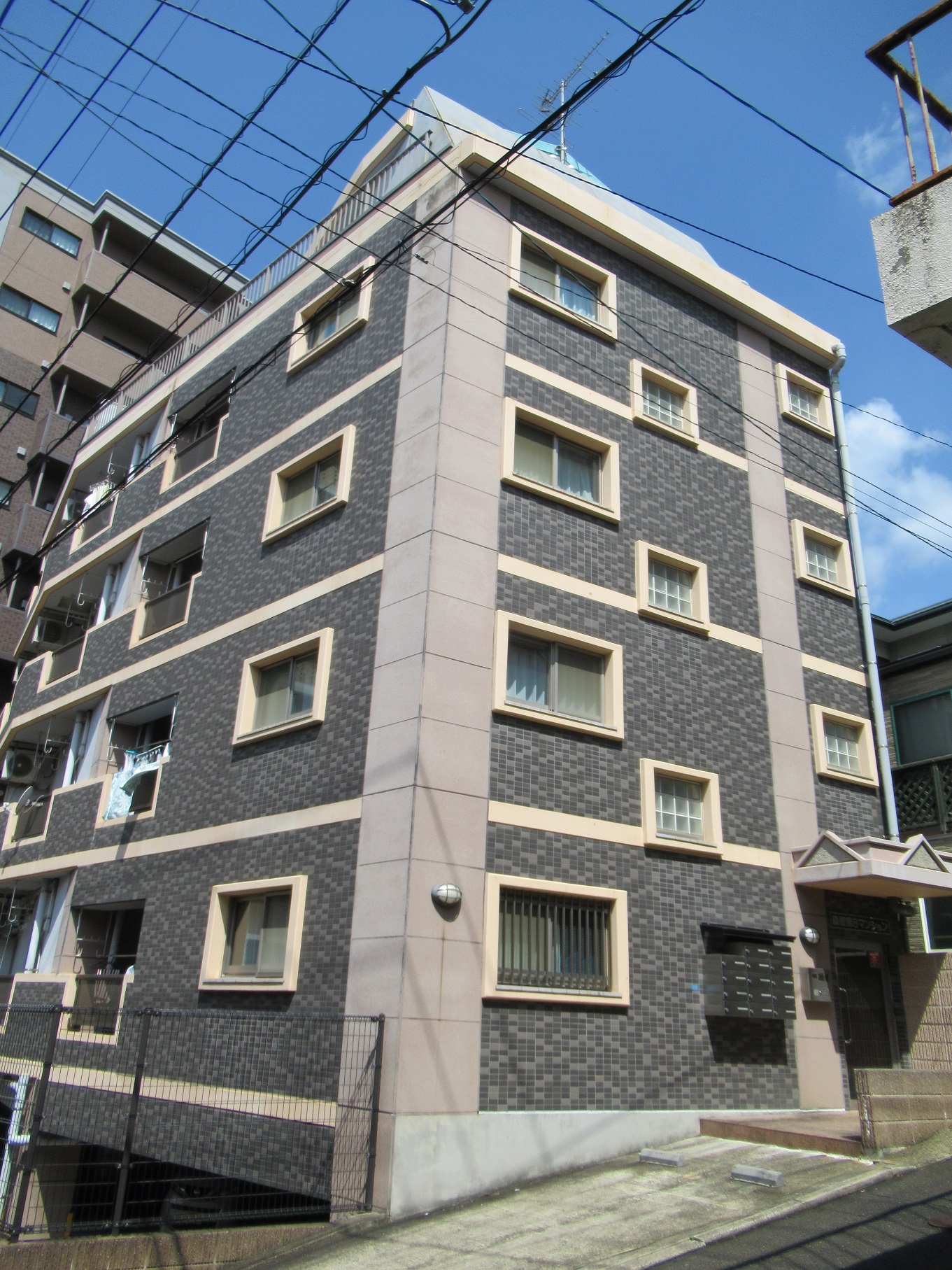 森塚第8マンション501号室