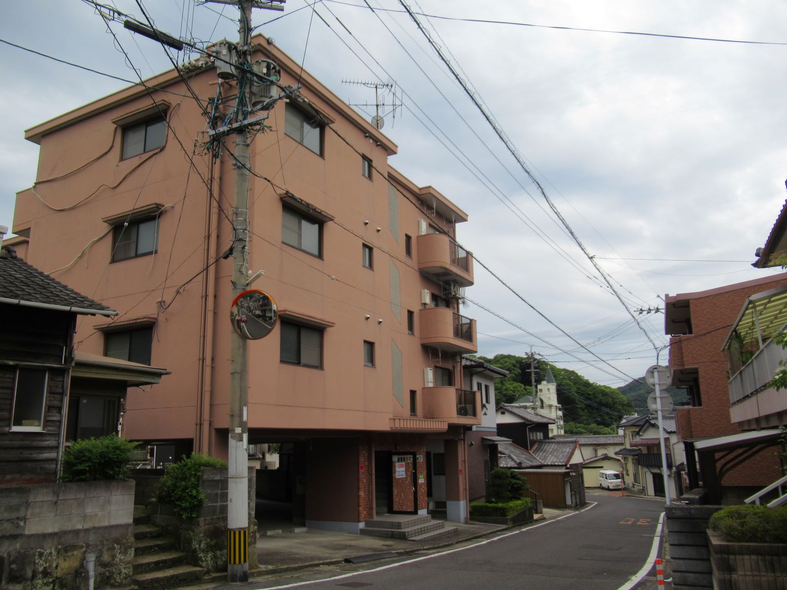 森塚第5マンション204号室